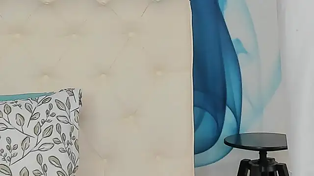 SkinnyDolly online show from 04-05-26, 02:09