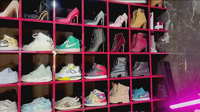 Indianbrownie online show from 03-18-26, 03:04