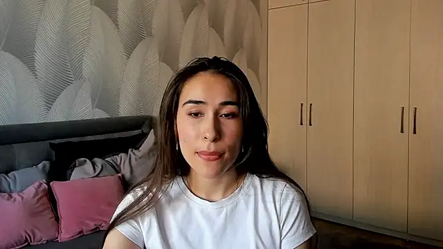 Bambiii bby online show from 06-18-26, 09:14