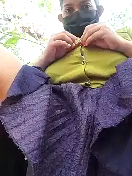 Snapshot of kumaricapalsex2 chatting on 02-23-25, 03:13 kumaricapalsex2 online show from 02-23-25, 03:13