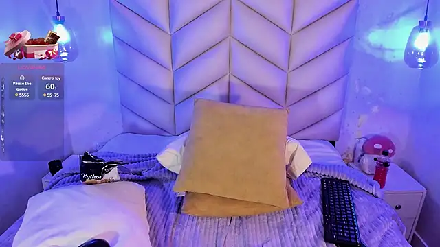 Snapshot of AuroraFiore chatting on 02-22-25, 11:03 AuroraFiore online show from 02-22-25, 11:03