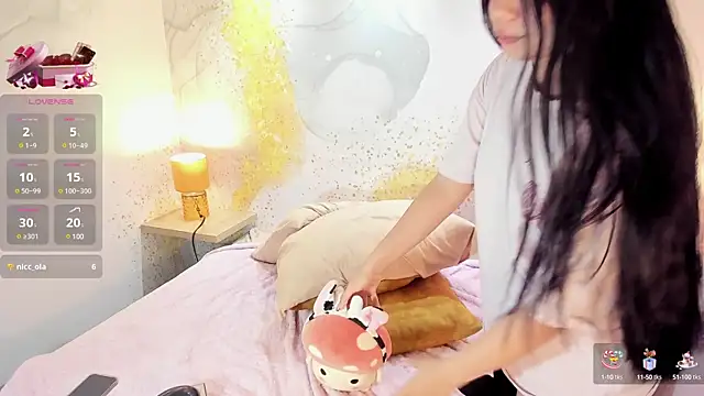 Snapshot of AuroraFiore chatting on 03-14-25, 03:37 AuroraFiore online show from 03-14-25, 03:37