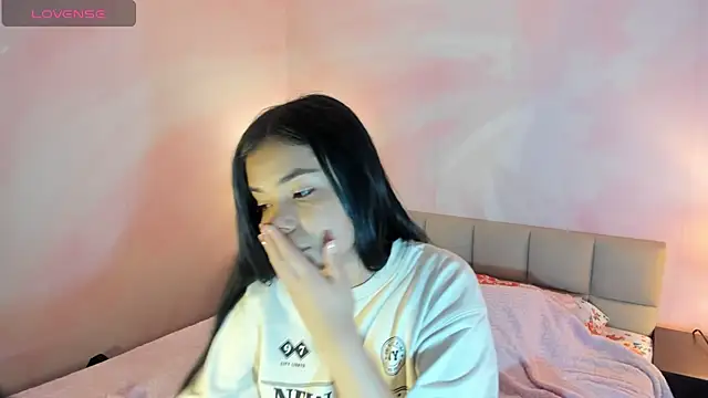 Snapshot of AuroraFiore chatting on 03-15-25, 07:48 AuroraFiore online show from 03-15-25, 07:48