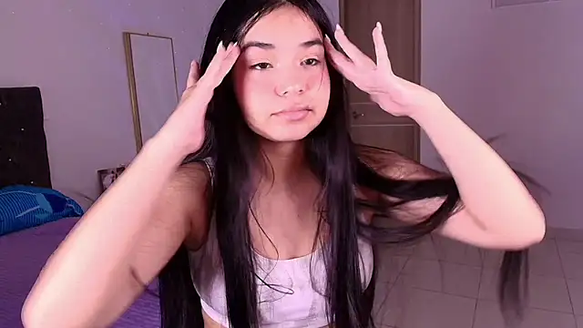 Snapshot of AuroraFiore chatting on 10-26-25, 01:33 AuroraFiore online show from 10-26-25, 01:33