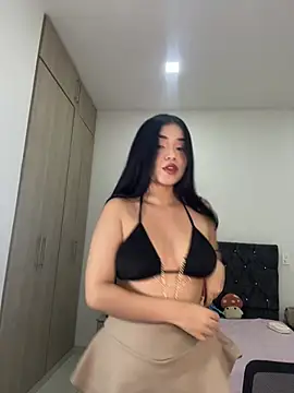 AuroraFiore online show from 06-19-26, 01:43