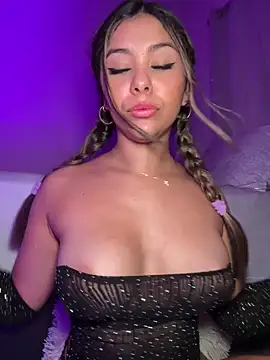 Snapshot of tuckersabrina chatting on 03-01-25, 02:44 tuckersabrina online show from 03-01-25, 02:44