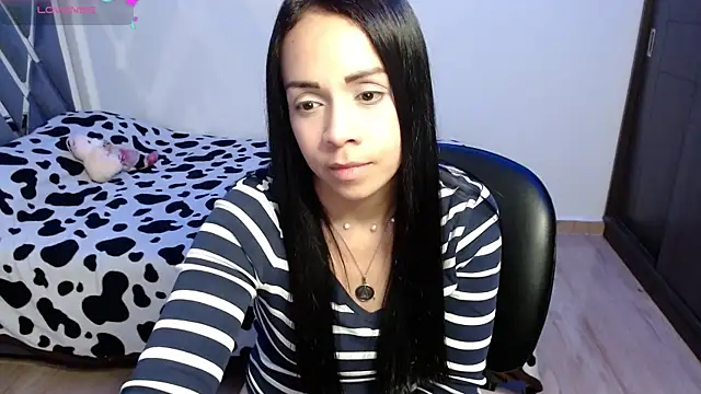 Snapshot of Amber_Lovely chatting on 12-28-24, 03:37 Amber Lovely online show from 12-28-24, 03:37