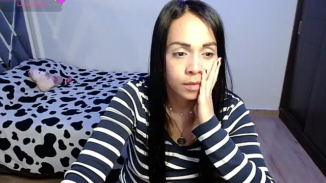 Snapshot of Amber_Lovely chatting on 12-28-24, 06:39 Amber Lovely online show from 12-28-24, 06:39