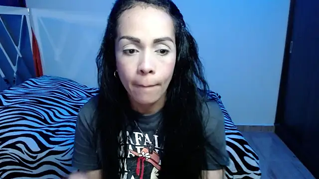 Snapshot of Amber_Lovely chatting on 09-27-25, 11:10 Amber Lovely online show from 09-27-25, 11:10