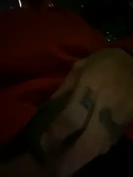 Snapshot of dantedesirexx chatting on 01-08-25, 01:53 dantedesirexx online show from 01-08-25, 01:53