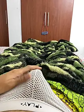 Snapshot of dantedesirexx chatting on 01-30-25, 04:58 dantedesirexx online show from 01-30-25, 04:58