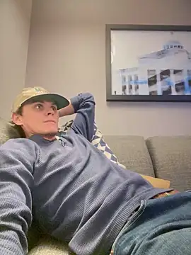 Snapshot of devinshd chatting on 12-23-24, 01:29 devinshd online show from 12-23-24, 01:29