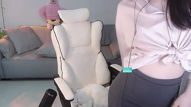 Snapshot of YiJin-a chatting on 12-02-24, 03:14 YiJin-a online show from 12-02-24, 03:14