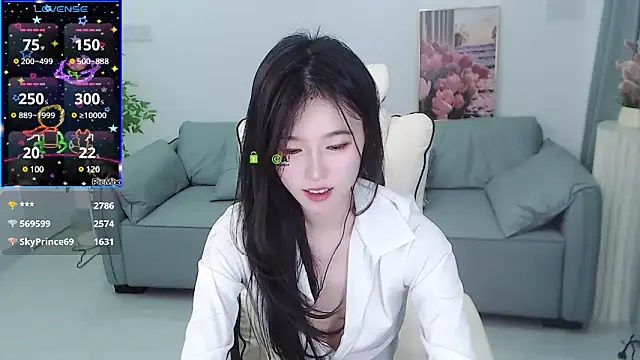 Snapshot of YiJin-a chatting on 02-15-25, 05:39 YiJin-a online show from 02-15-25, 05:39