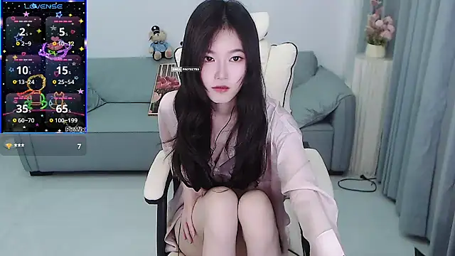 Snapshot of YiJin-a chatting on 03-03-25, 01:42 YiJin-a online show from 03-03-25, 01:42