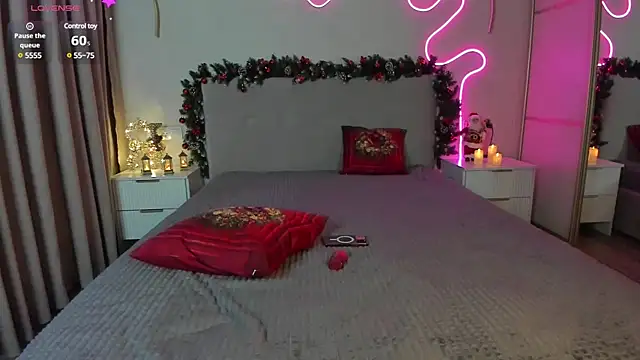 Snapshot of flora_off chatting on 12-18-24, 07:36 flora off online show from 12-18-24, 07:36