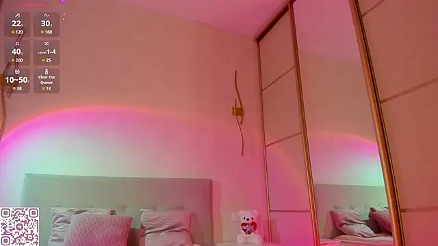 Snapshot of flora_off chatting on 02-17-25, 12:16 flora off online show from 02-17-25, 12:16