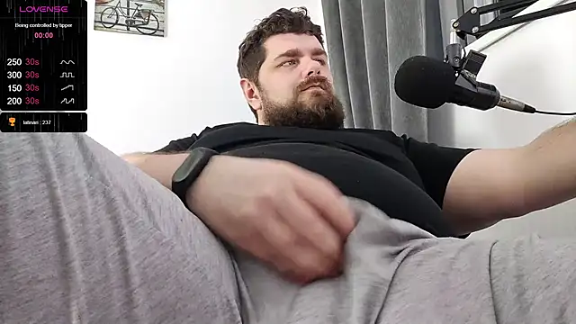 Snapshot of KingMarti chatting on 01-09-25, 05:23 KingMarti online show from 01-09-25, 05:23