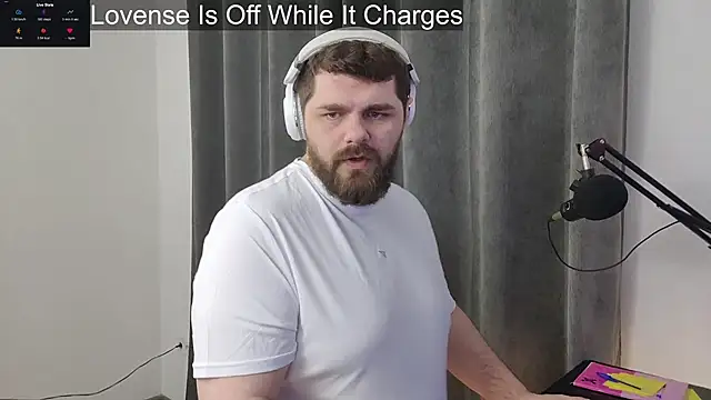 Snapshot of KingMarti chatting on 12-14-25, 10:31 KingMarti online show from 12-14-25, 10:31