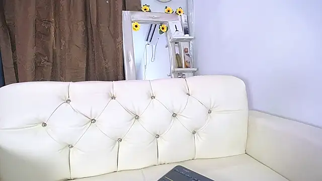 alaia 03 online show from 02-21-25, 12:39