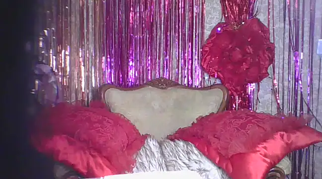Snapshot of Izabella_gold chatting on 03-02-25, 04:50 Izabella gold online show from 03-02-25, 04:50