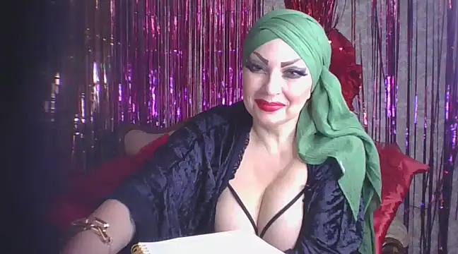 Snapshot of Izabella_gold chatting on 03-04-25, 04:38 Izabella gold online show from 03-04-25, 04:38