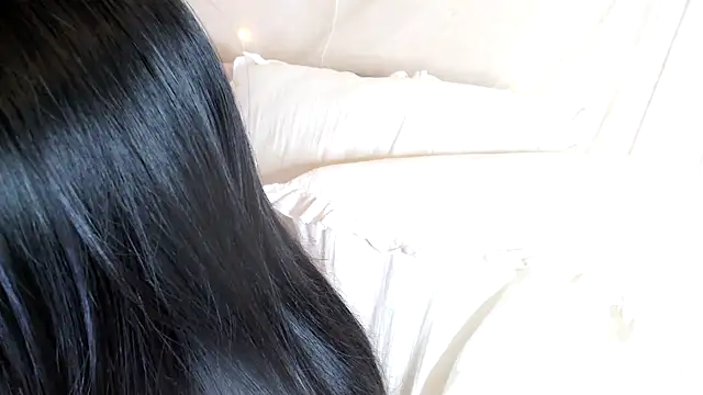 Snapshot of _yuki_chan chatting on 12-27-24, 04:43 yuki chan online show from 12-27-24, 04:43