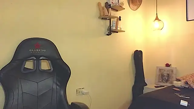 evafoxs online show from 11-24-25, 09:47