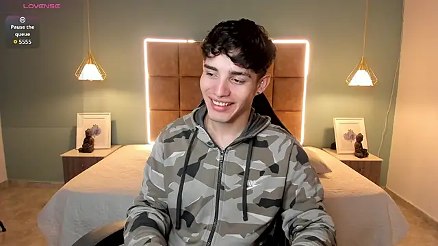 AlejooTwink online show from 04-23-26, 03:41