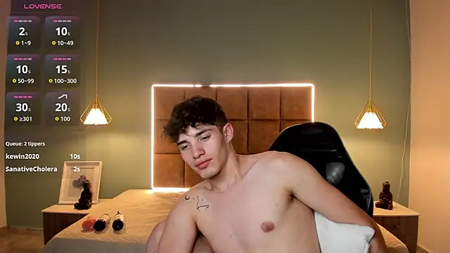 AlejooTwink online show from 05-18-26, 04:13