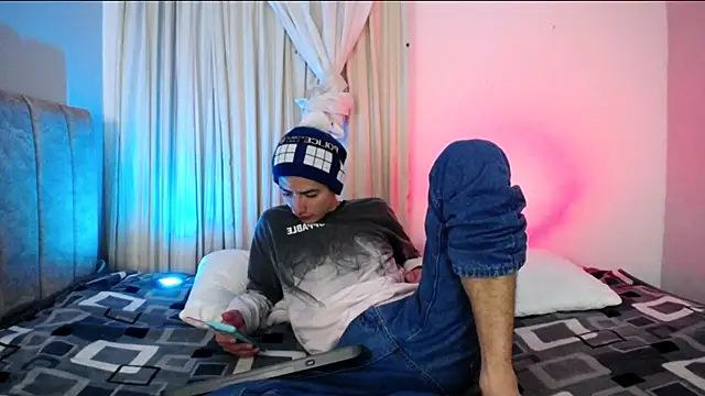 Yellowpokemon23 online show from 04-06-26, 01:03