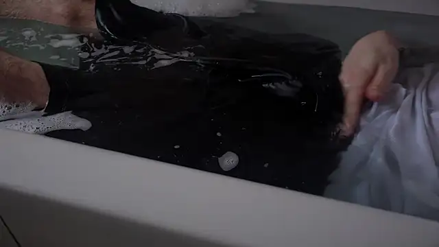 Snapshot of thewetshorts chatting on 01-05-25, 08:00 thewetshorts online show from 01-05-25, 08:00