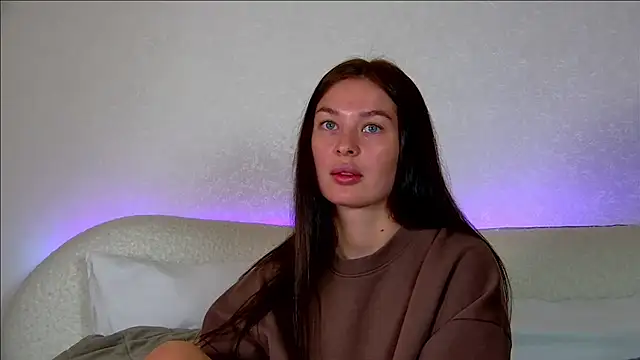 AlexandraBloom online show from 10-11-25, 06:28