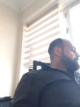 krzantem3454 online show from 02-02-25, 01:08