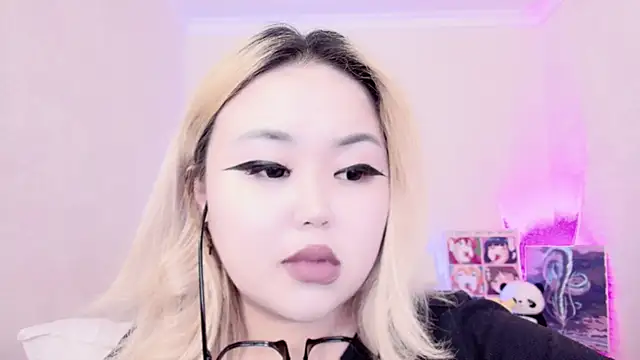 amelia sunlight online show from 02-12-25, 12:37