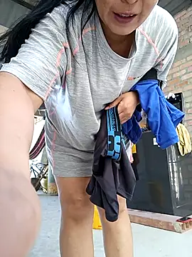 Megan jennerr online show from 04-22-26, 01:34