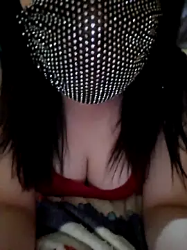 Snapshot of Laurencraft chatting on 12-21-25, 10:39 Laurencraft online show from 12-21-25, 10:39