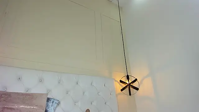 Snapshot of Slut_Milf_ chatting on 01-21-25, 01:18 Slut Milf  online show from 01-21-25, 01:18