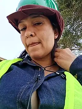 Snapshot of Slut_Milf_ chatting on 03-11-25, 03:12 Slut Milf  online show from 03-11-25, 03:12