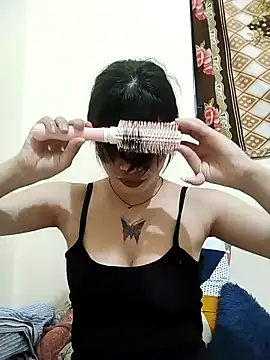 Snapshot of Cool__girl chatting on 02-10-25, 07:38 Cool girl online show from 02-10-25, 07:38