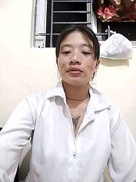 Snapshot of Cool__girl chatting on 03-21-25, 06:18 Cool girl online show from 03-21-25, 06:18