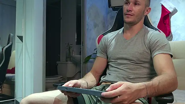 AxelFairchaild online show from 12-17-25, 12:44