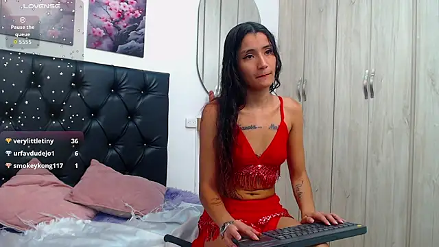 Snapshot of conni_f00x chatting on 04-30-26, 07:31 conni f00x online show from 04-30-26, 07:31