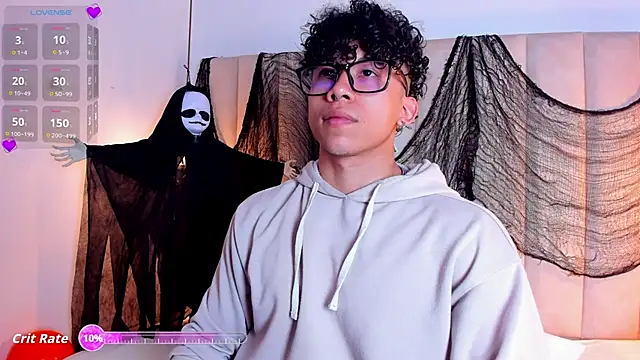 AkazaBoy  online show from 10-31-25, 05:41