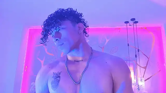 AkazaBoy  online show from 11-03-25, 05:20