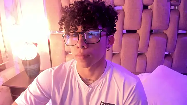 AkazaBoy  online show from 11-15-25, 08:38