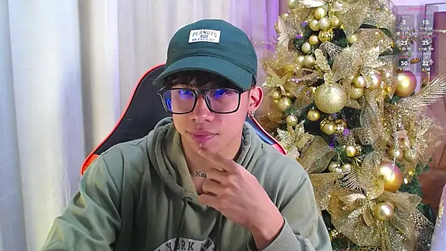 AkazaBoy  online show from 12-17-25, 04:07