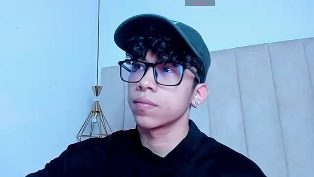 AkazaBoy  online show from 04-17-26, 08:12