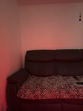 Snapshot of famous_indian_girl chatting on 11-01-25, 05:31 famous indian girl online show from 11-01-25, 05:31