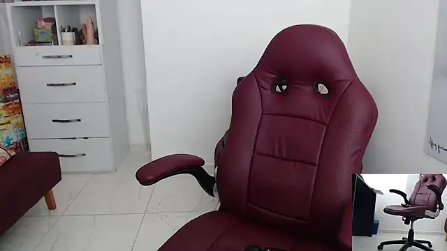 Snapshot of Serenay_ chatting on 01-02-25, 08:57 Serenay  online show from 01-02-25, 08:57